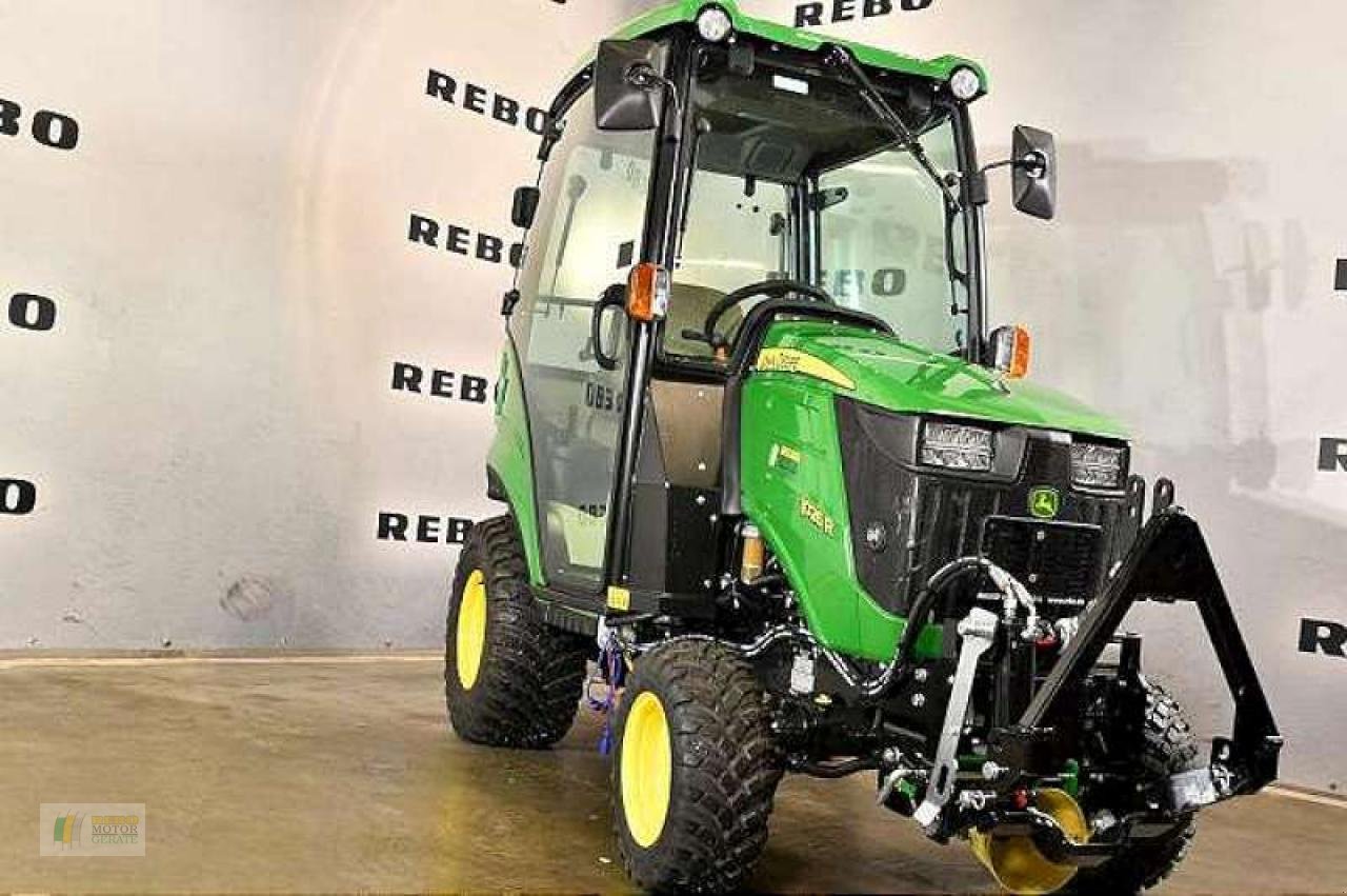 Kommunaltraktor типа John Deere 1026R TRAKTOR, Neumaschine в Bredstedt (Фотография 2)
