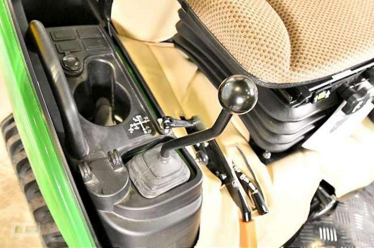 Kommunaltraktor des Typs John Deere 1026R TRAKTOR, Neumaschine in Albersdorf (Bild 8)