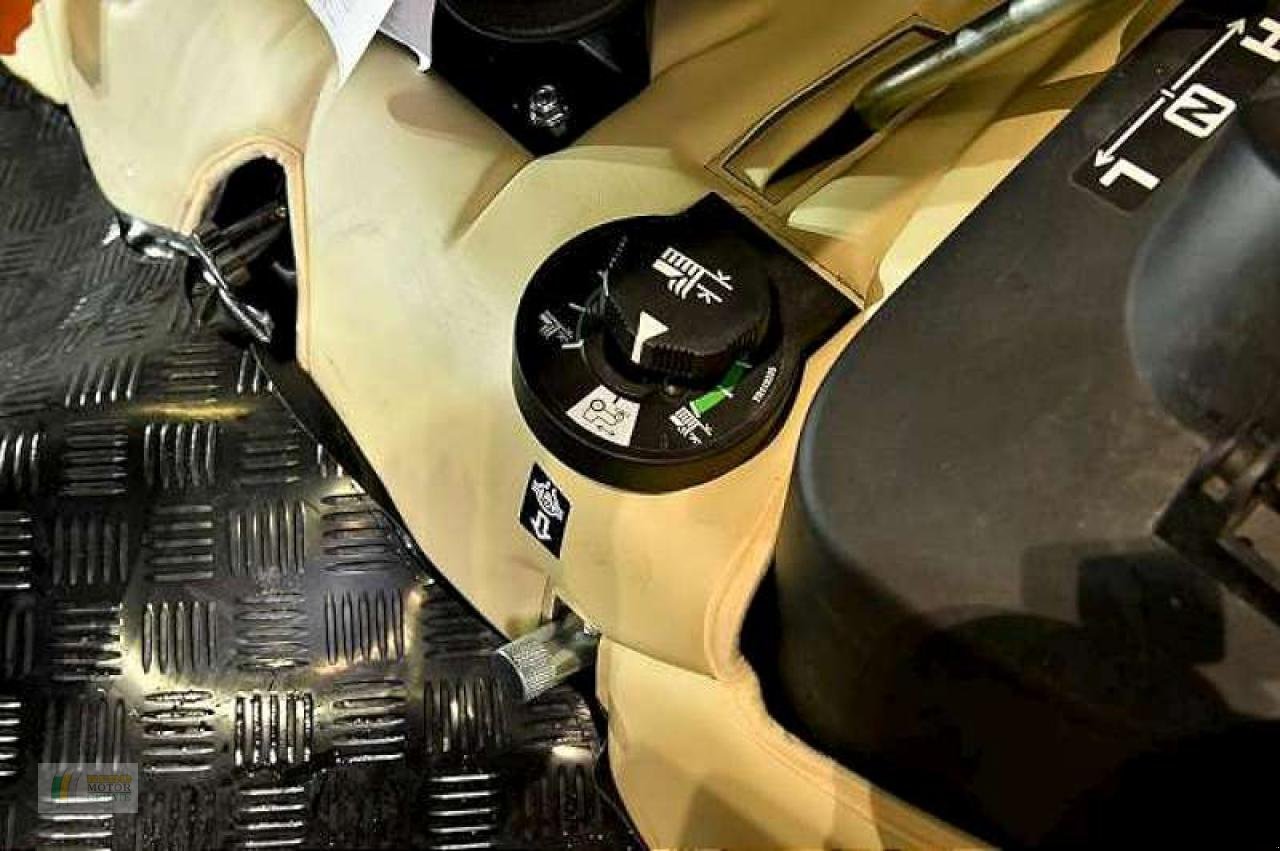 Kommunaltraktor des Typs John Deere 1026R TRAKTOR, Neumaschine in Edewecht (Bild 7)