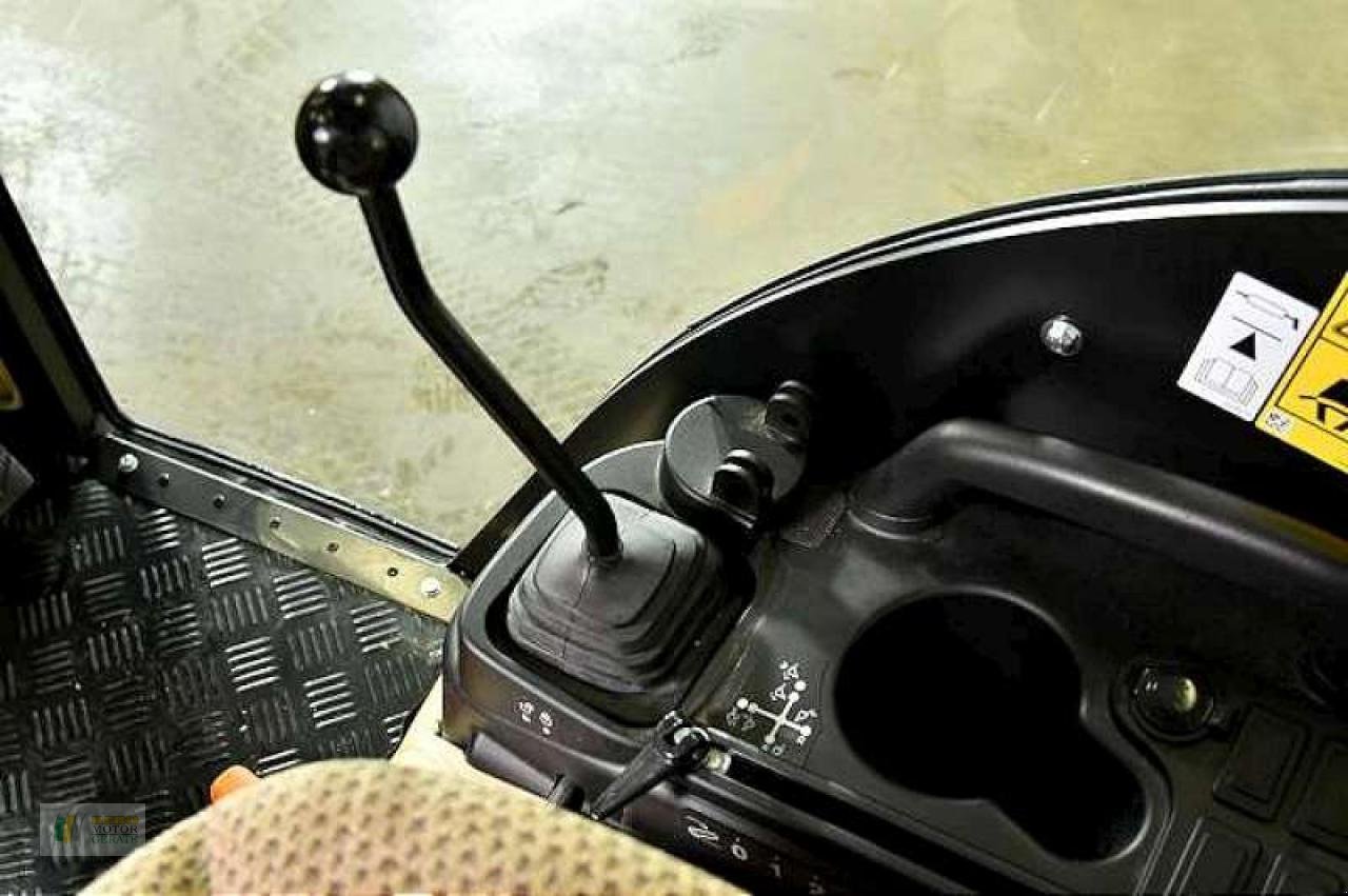 Kommunaltraktor des Typs John Deere 1026R TRAKTOR, Neumaschine in Edewecht (Bild 8)