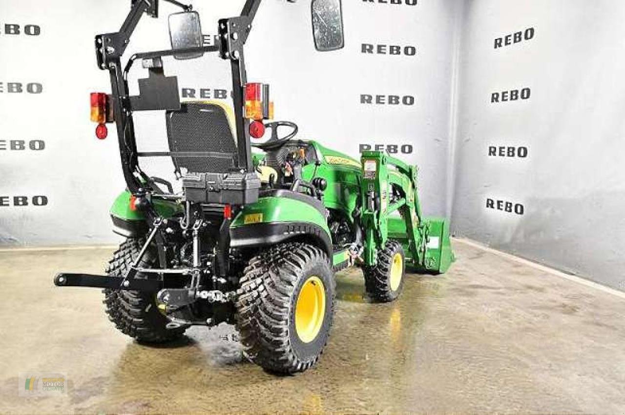 Kommunaltraktor of the type John Deere 1026R TRAKTOR, Neumaschine in Bredstedt (Picture 3)