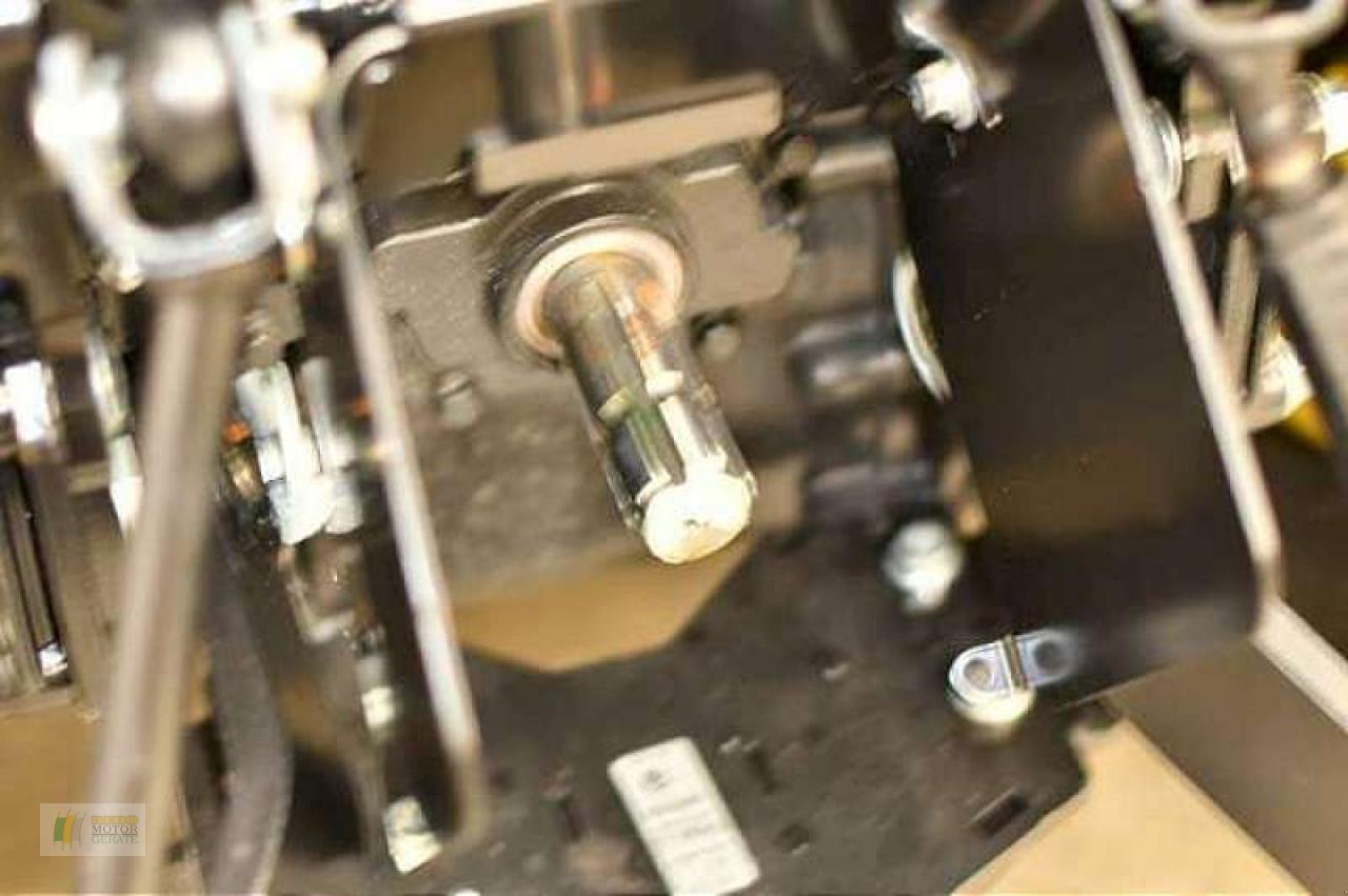 Kommunaltraktor of the type John Deere 1026R TRAKTOR, Neumaschine in Bredstedt (Picture 5)