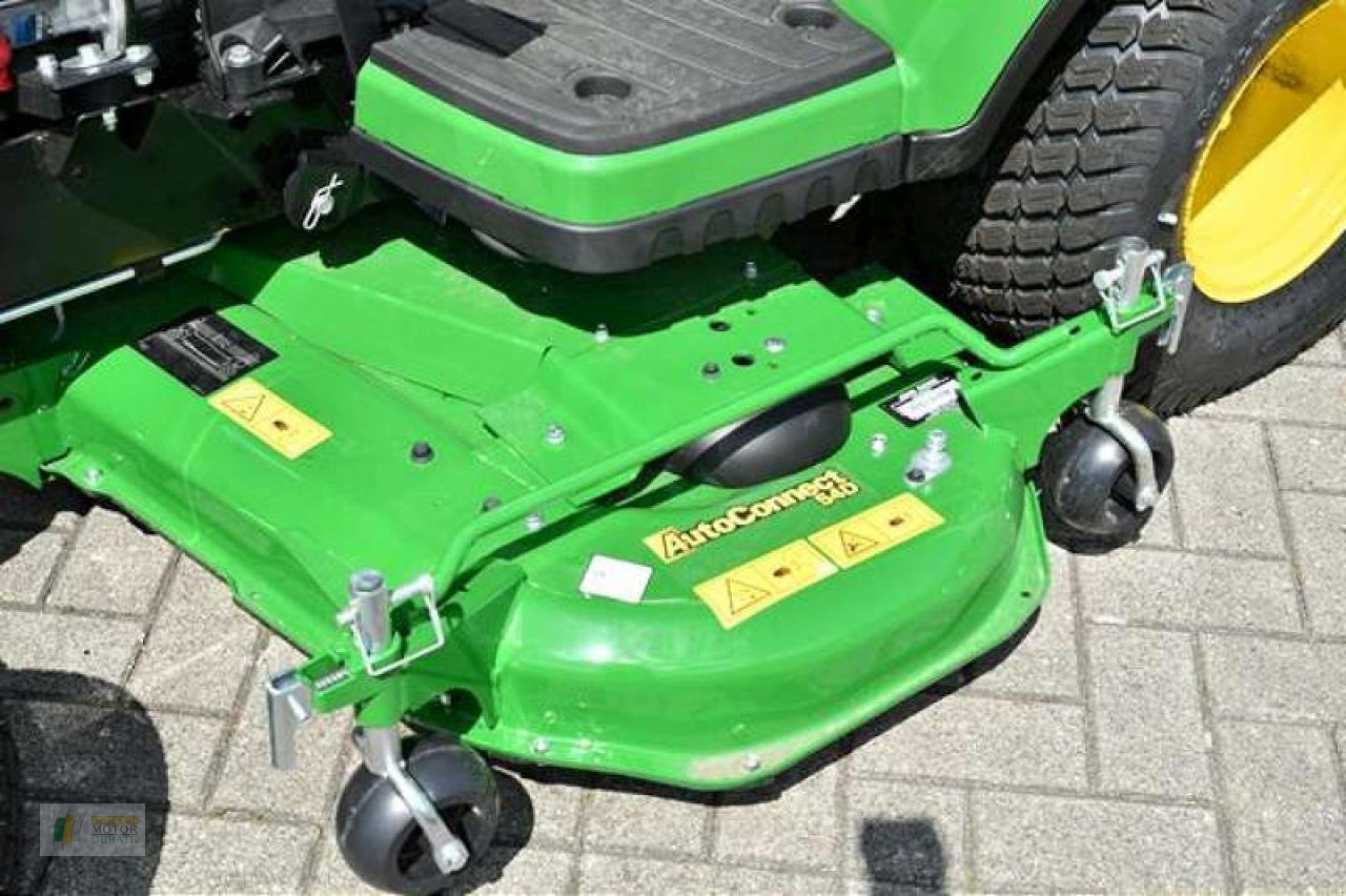 Kommunaltraktor van het type John Deere 1026R TRAKTOR, Neumaschine in Winsen (Foto 2)