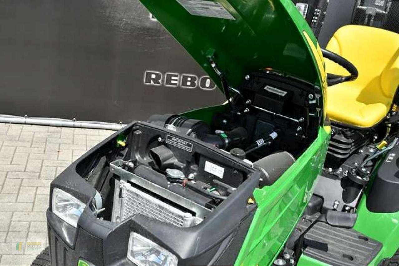 Kommunaltraktor van het type John Deere 1026R TRAKTOR, Neumaschine in Winsen (Foto 9)