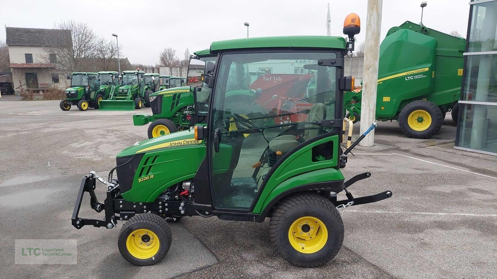 Kommunaltraktor des Typs John Deere 1026R, Neumaschine in Herzogenburg (Bild 9)