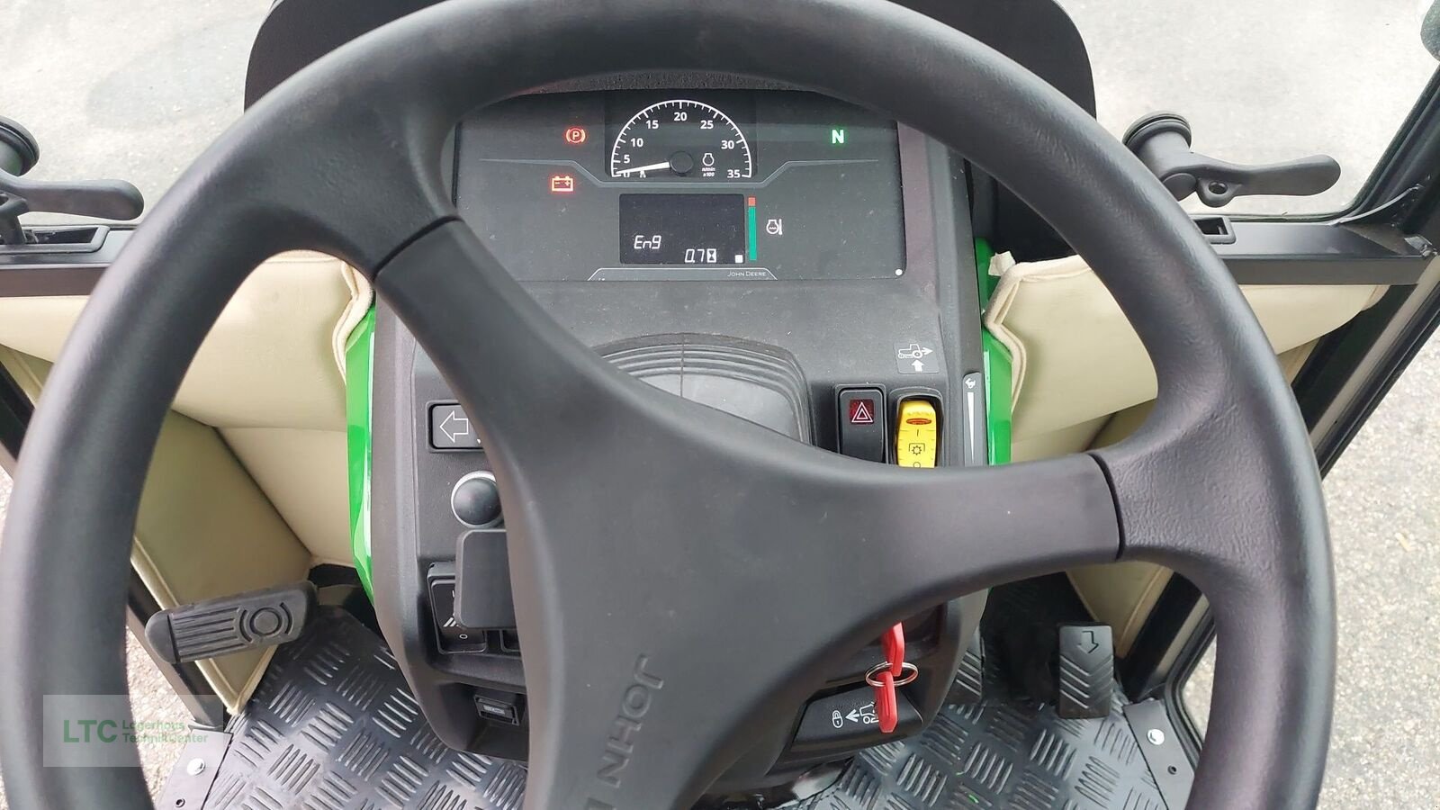 Kommunaltraktor des Typs John Deere 1026R, Neumaschine in Herzogenburg (Bild 10)