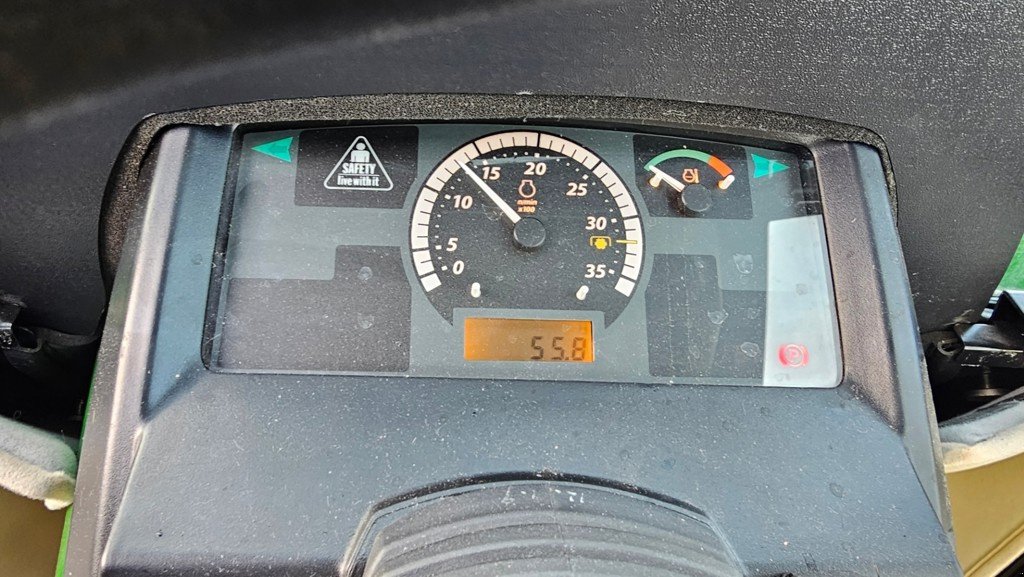 Kommunaltraktor des Typs John Deere 1026R, Gebrauchtmaschine in Altendorf (Bild 6)