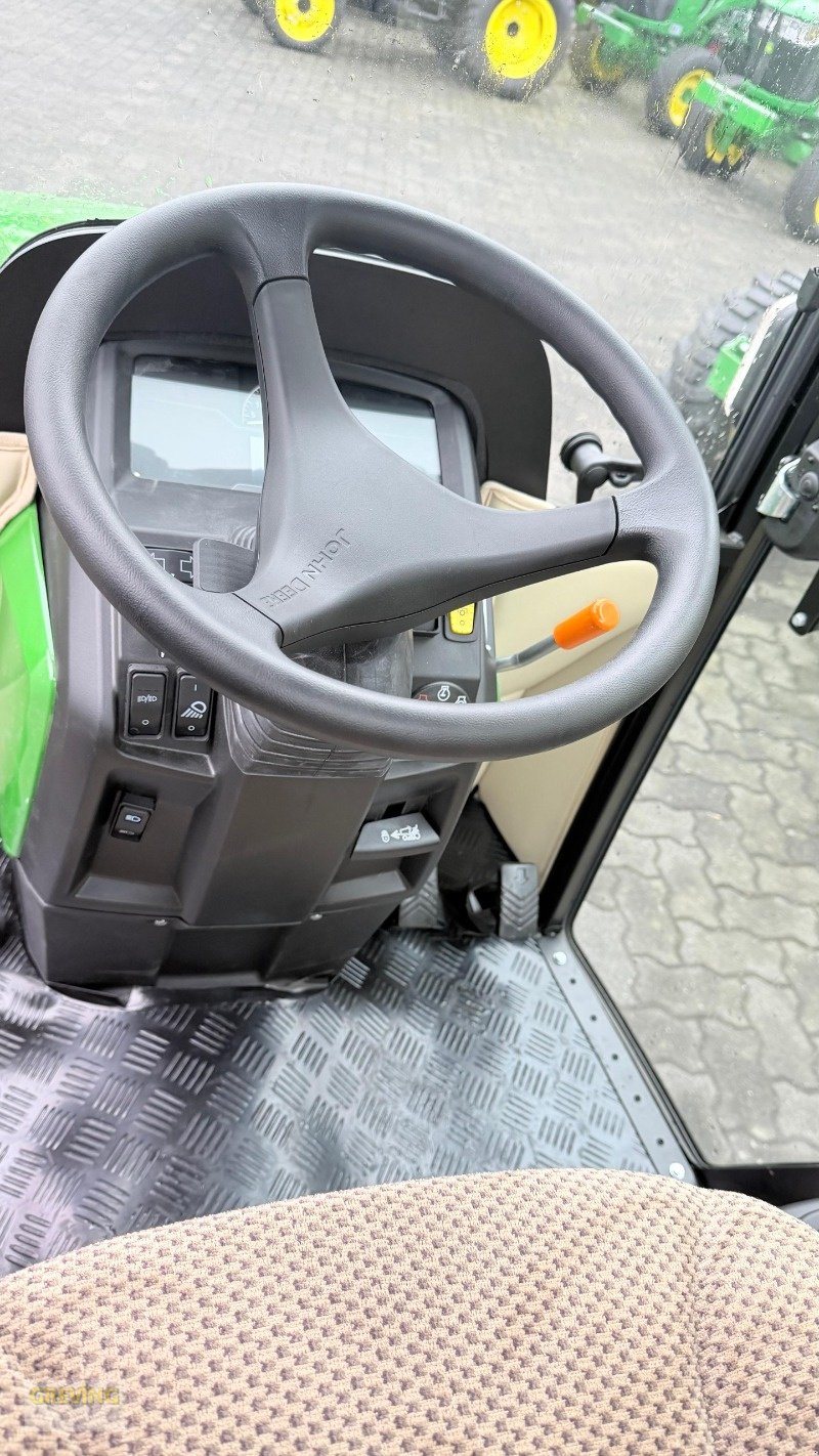 Kommunaltraktor of the type John Deere 1026R, Gebrauchtmaschine in Wesseling-Berzdorf (Picture 9)