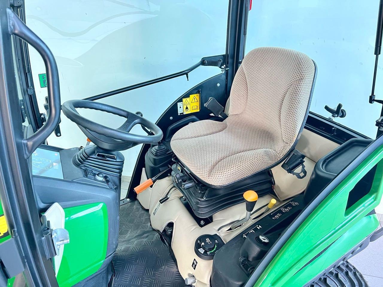 Kommunaltraktor tip John Deere 1026R, Gebrauchtmaschine in Beckum (Poză 2)