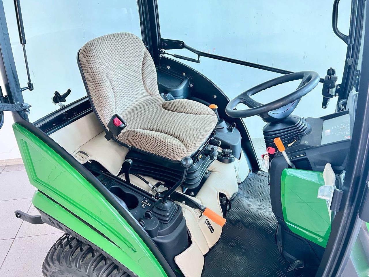 Kommunaltraktor tip John Deere 1026R, Gebrauchtmaschine in Beckum (Poză 5)