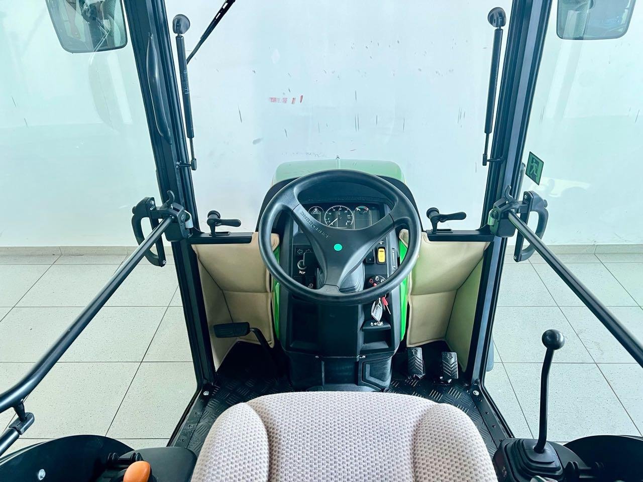 Kommunaltraktor des Typs John Deere 1026R, Mietmaschine in Beckum (Bild 8)