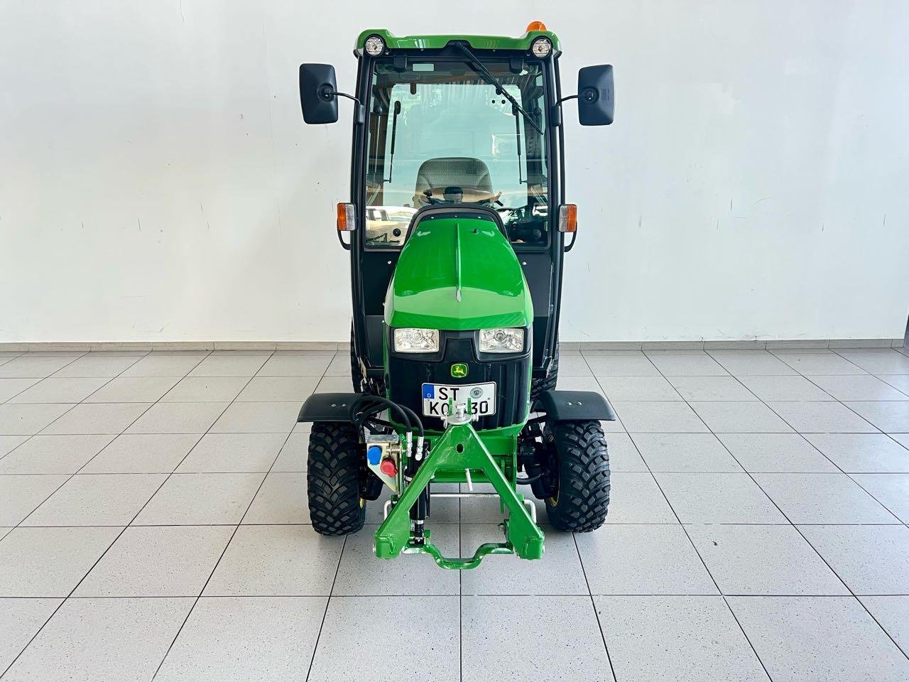 Kommunaltraktor typu John Deere 1026R, Mietmaschine v Beckum (Obrázek 3)