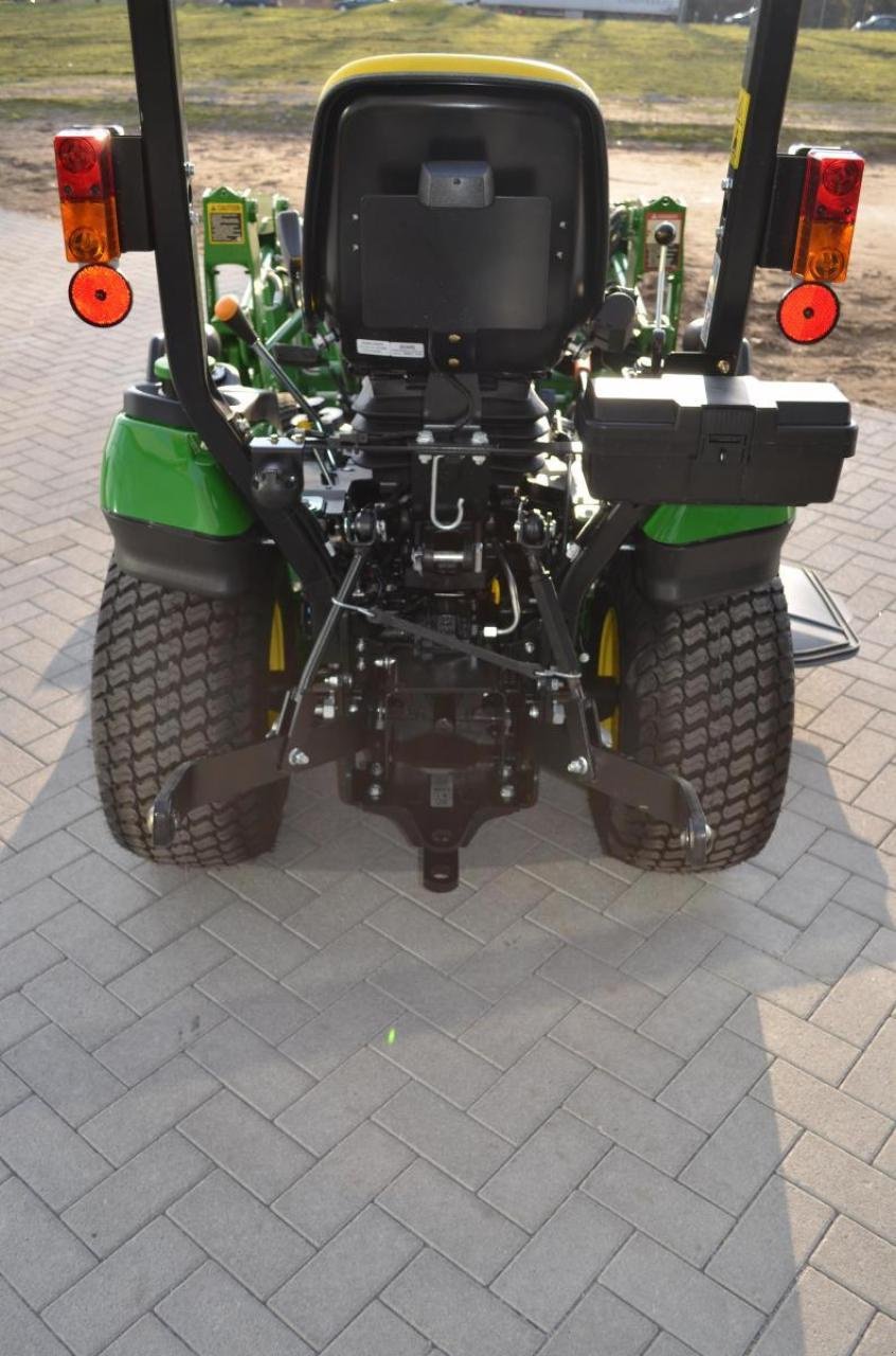 Kommunaltraktor tip John Deere 1026R, Gebrauchtmaschine in Greven (Poză 3)