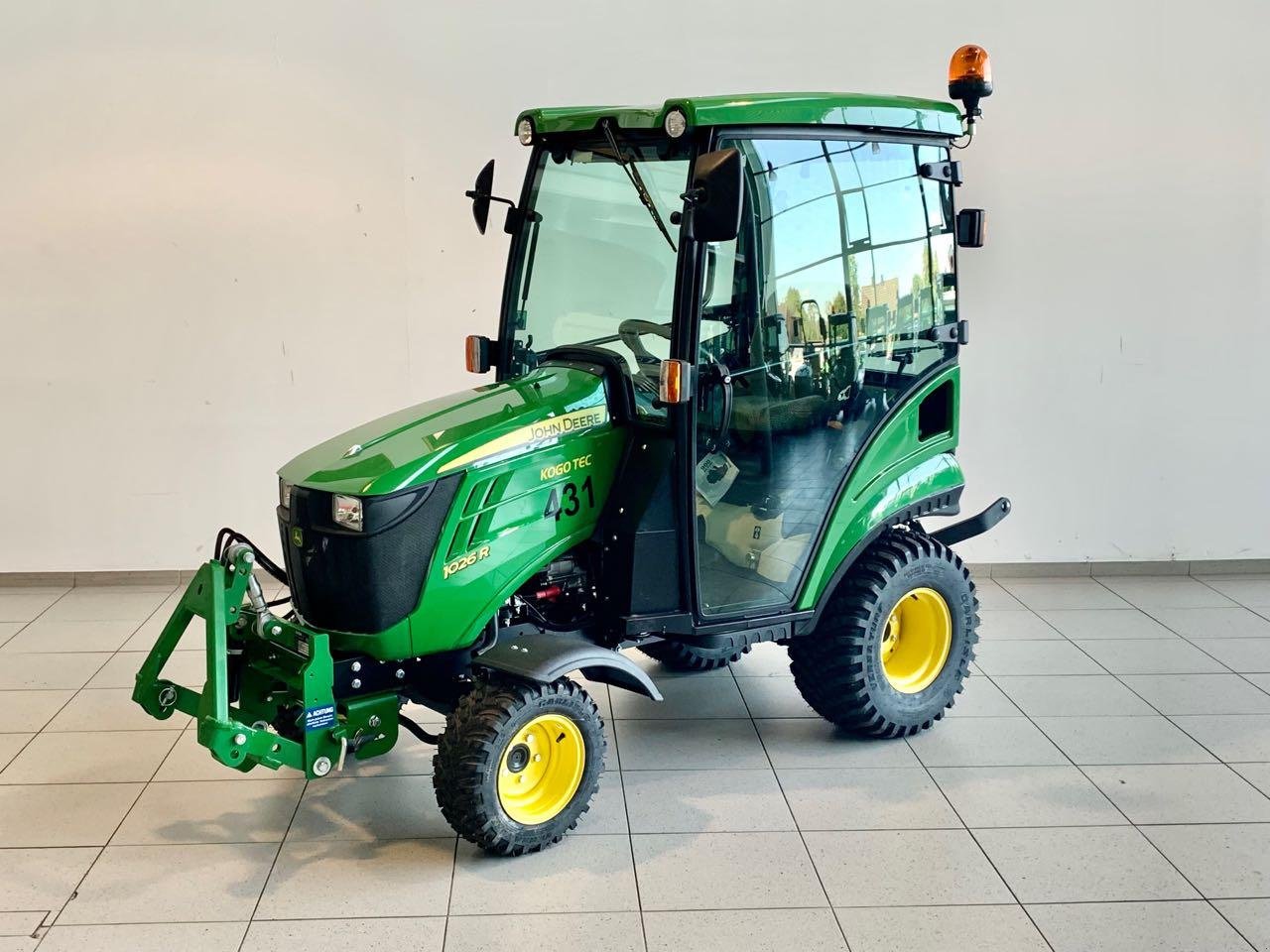 Kommunaltraktor des Typs John Deere 1026R, Gebrauchtmaschine in Neubeckum (Bild 2)