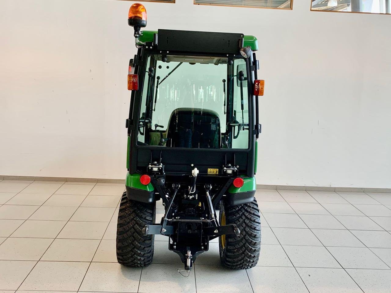 Kommunaltraktor des Typs John Deere 1026R, Gebrauchtmaschine in Neubeckum (Bild 4)