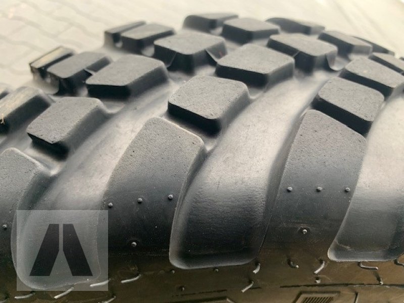 Kommunaltraktor van het type John Deere 200/60-15, Gebrauchtmaschine in Regensburg (Foto 3)