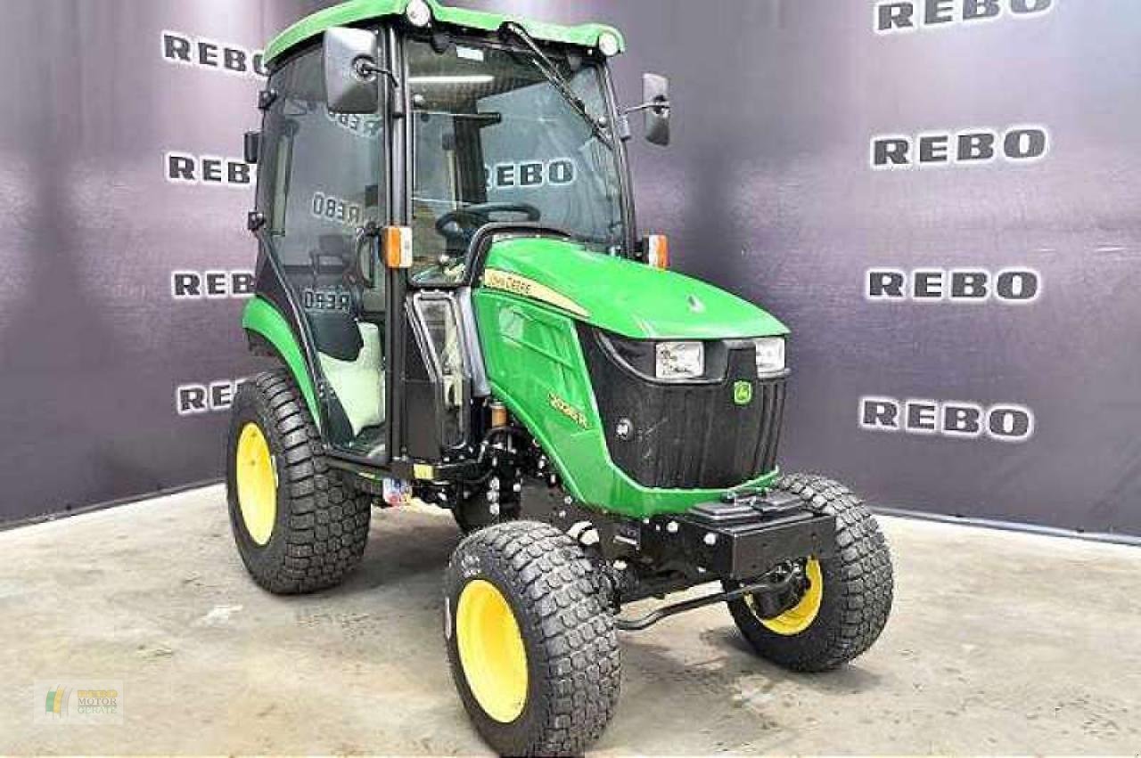 Kommunaltraktor του τύπου John Deere 2026R TRAKTOR, Neumaschine σε Cloppenburg (Φωτογραφία 1)