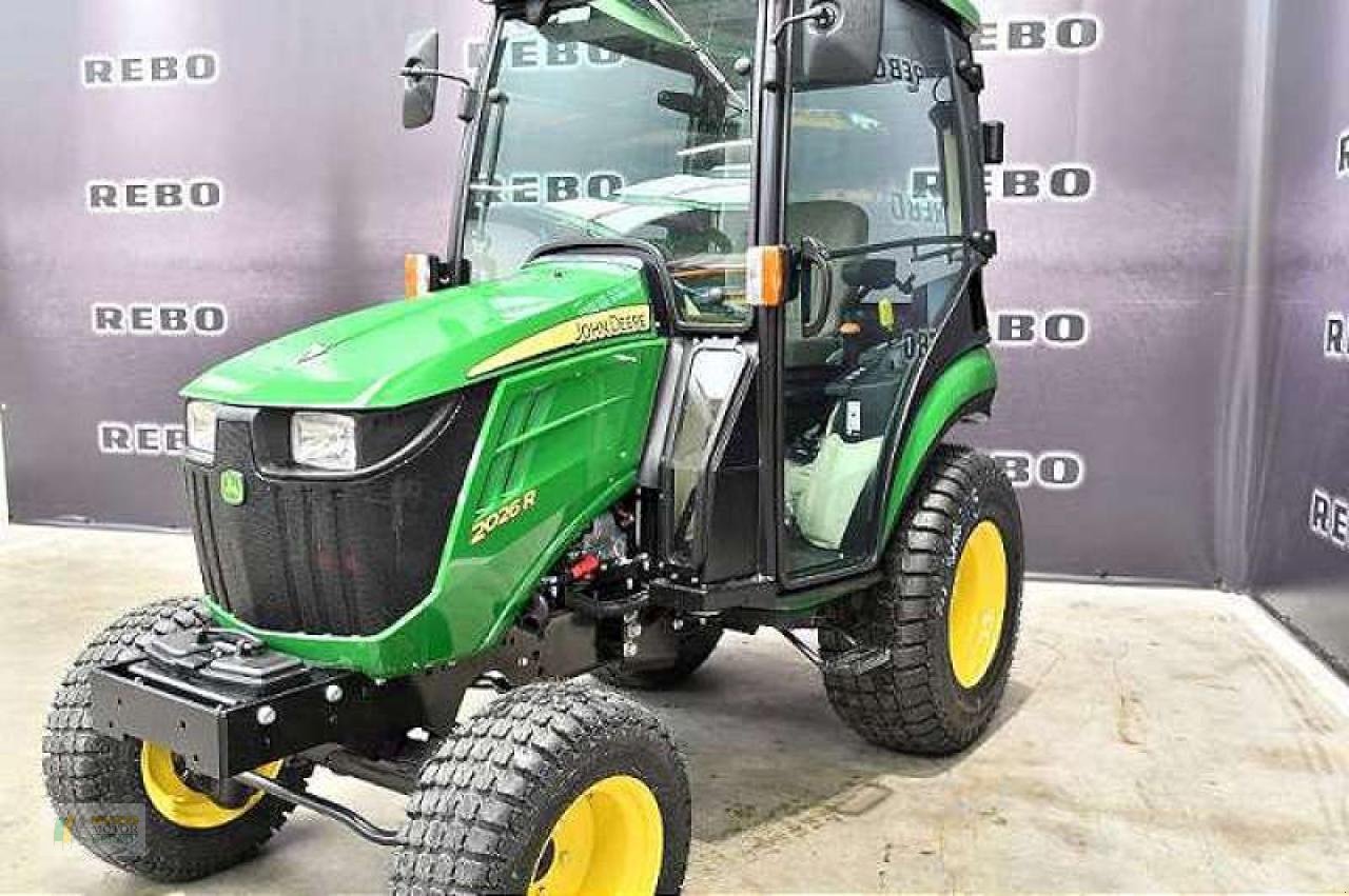 Kommunaltraktor του τύπου John Deere 2026R TRAKTOR, Neumaschine σε Cloppenburg (Φωτογραφία 2)