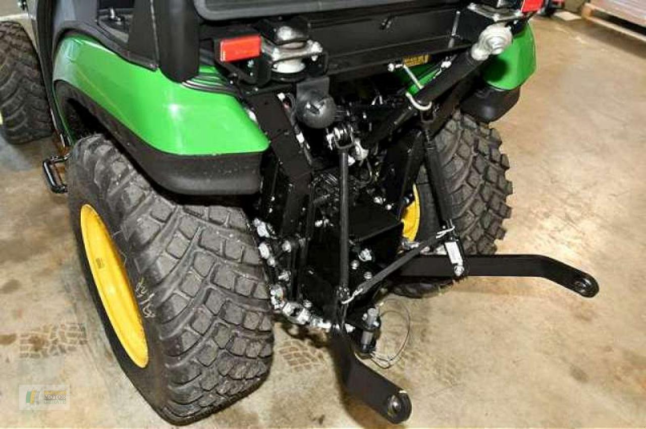 Kommunaltraktor du type John Deere 2026R TRAKTOR, Neumaschine en Cloppenburg (Photo 3)