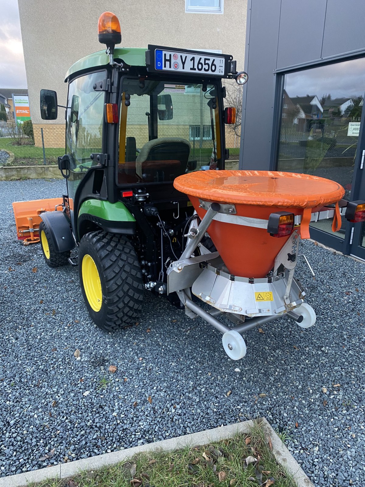 Kommunaltraktor des Typs John Deere 2026R, Neumaschine in Alferde (Bild 8)