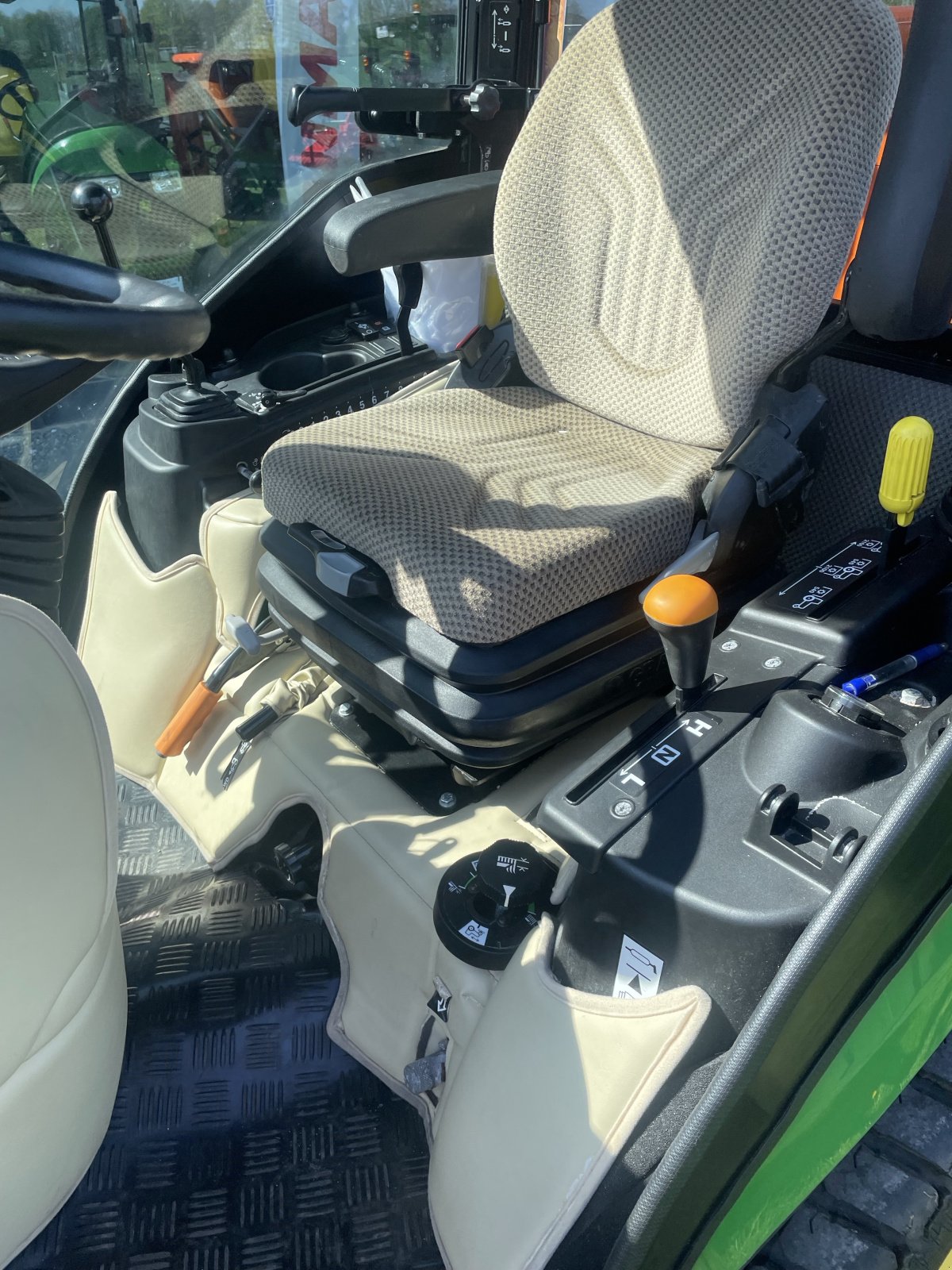 Kommunaltraktor tip John Deere 2026R, Gebrauchtmaschine in Alferde (Poză 5)