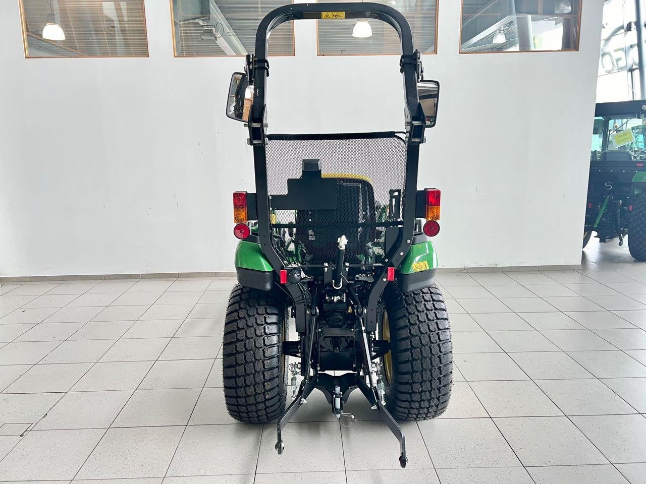 Kommunaltraktor typu John Deere 2026R, Gebrauchtmaschine v Beckum (Obrázek 5)