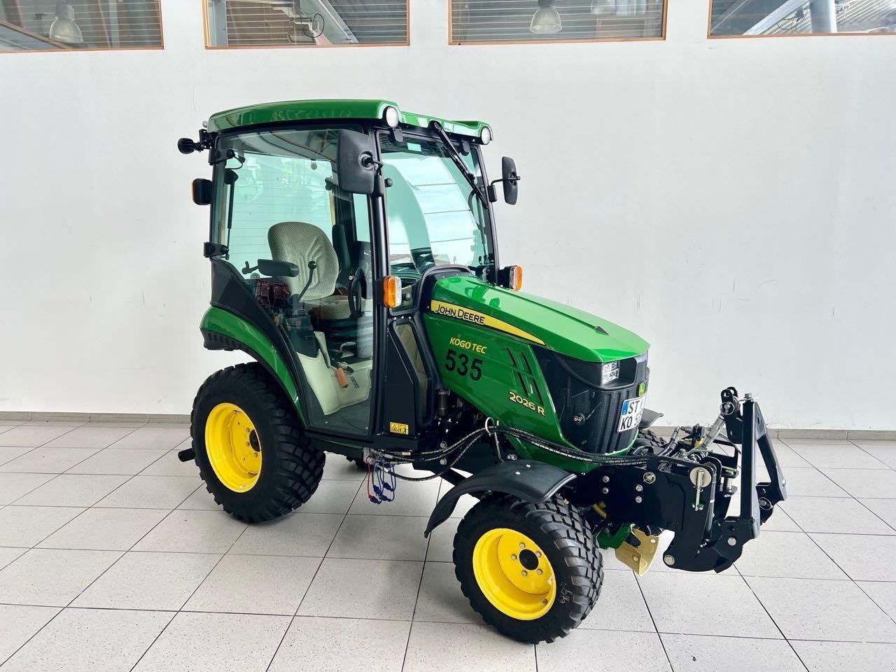 Kommunaltraktor typu John Deere 2026R, Mietmaschine v Beckum (Obrázek 3)