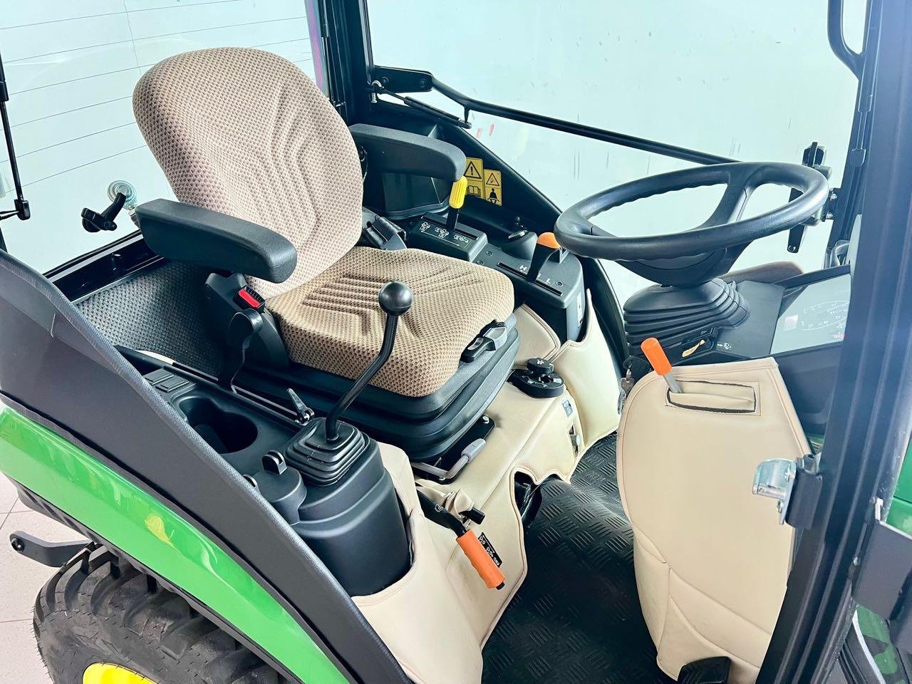 Kommunaltraktor des Typs John Deere 2026R, Mietmaschine in Beckum (Bild 8)