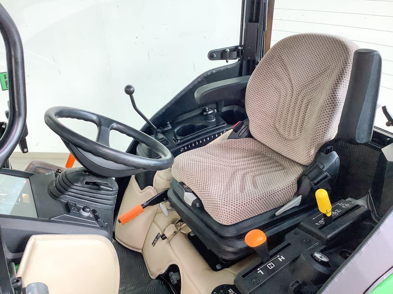 Kommunaltraktor des Typs John Deere 2026R, Mietmaschine in Beckum (Bild 7)