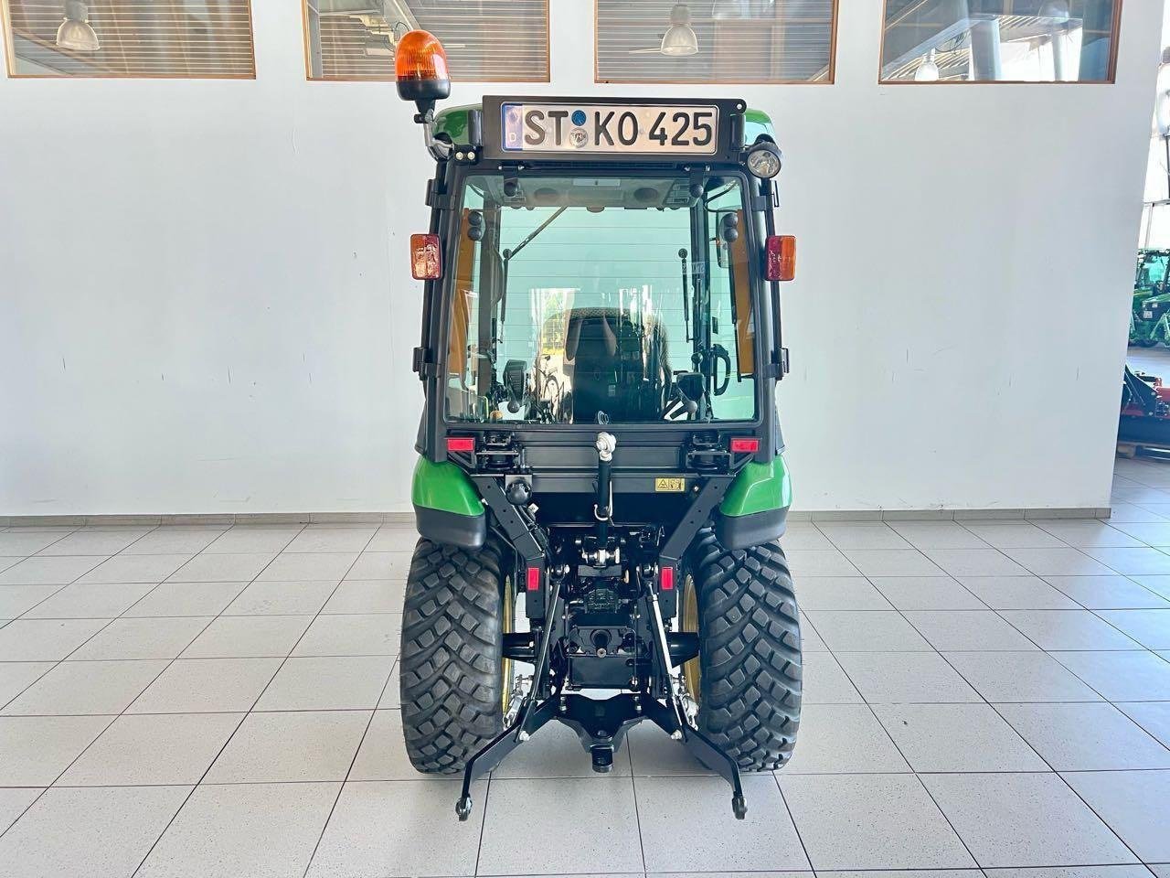 Kommunaltraktor typu John Deere 2026R, Mietmaschine v Beckum (Obrázek 3)