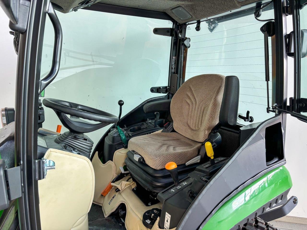 Kommunaltraktor typu John Deere 2026R, Gebrauchtmaschine v Beckum (Obrázek 5)