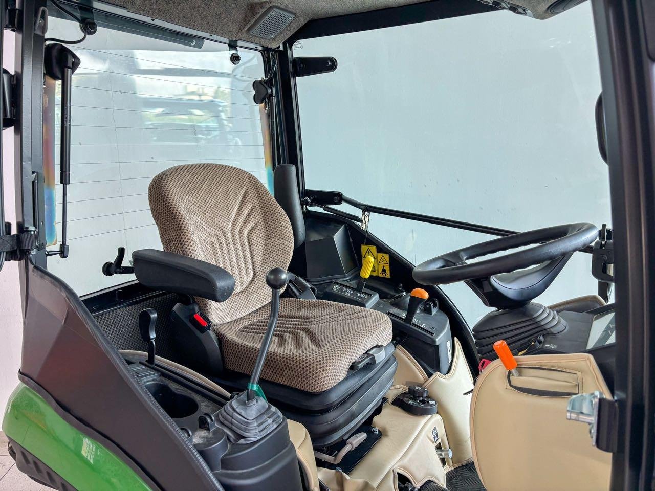 Kommunaltraktor typu John Deere 2026R, Gebrauchtmaschine v Beckum (Obrázek 7)