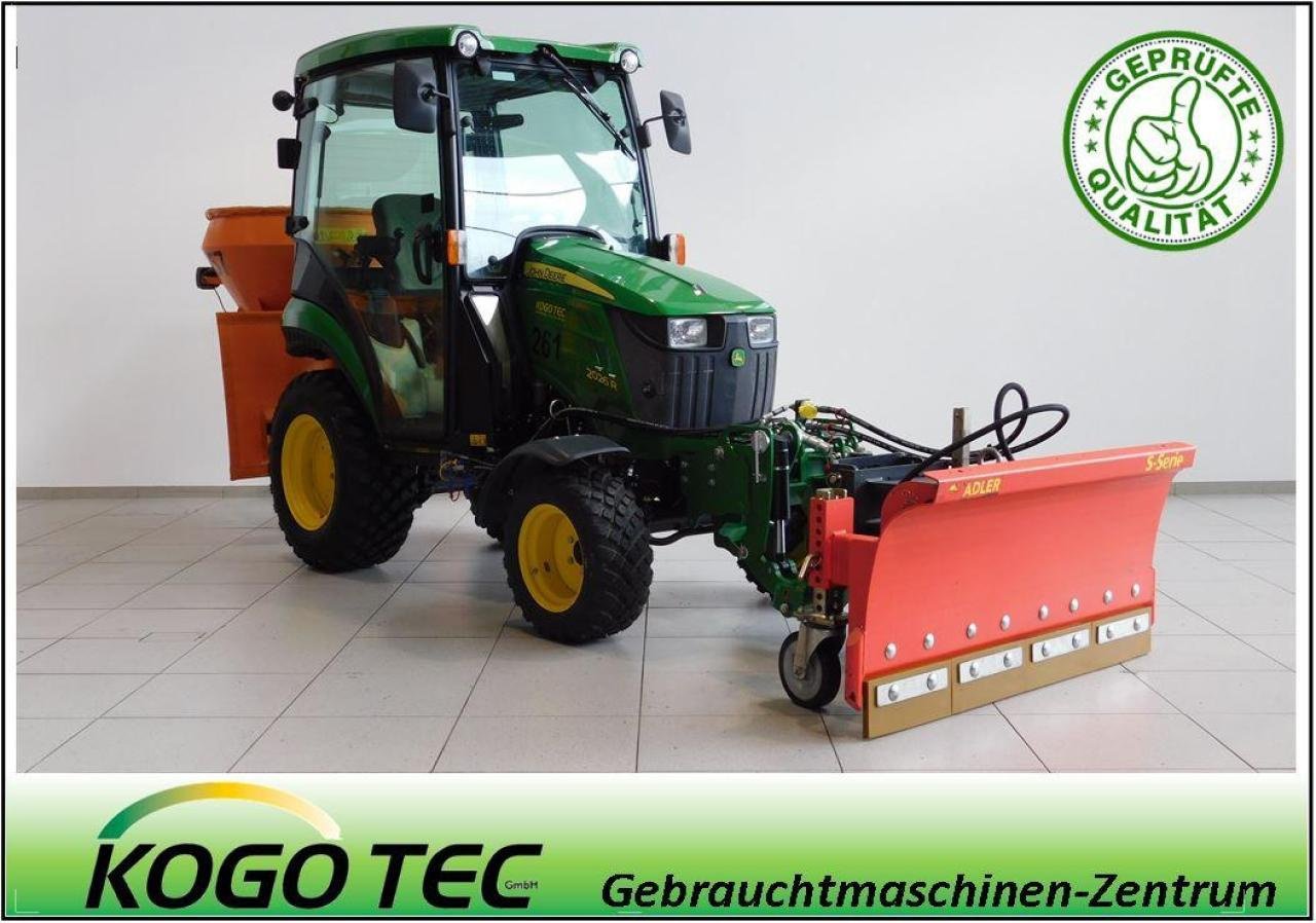 Kommunaltraktor des Typs John Deere 2026R, Gebrauchtmaschine in Beckum (Bild 1)
