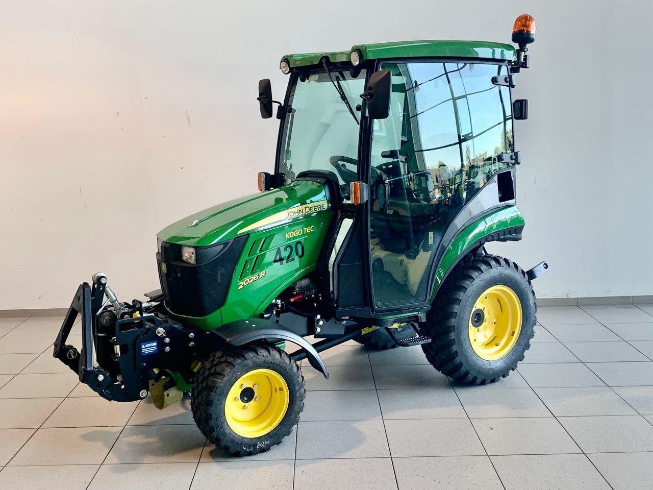 Kommunaltraktor des Typs John Deere 2026R, Gebrauchtmaschine in Neubeckum (Bild 2)