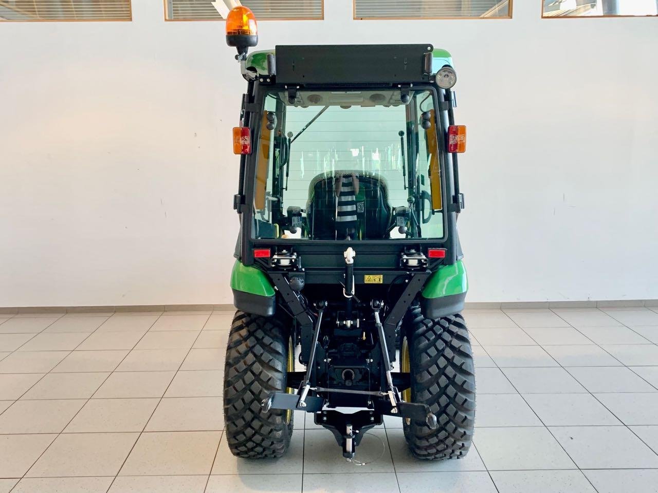 Kommunaltraktor des Typs John Deere 2026R, Gebrauchtmaschine in Neubeckum (Bild 4)