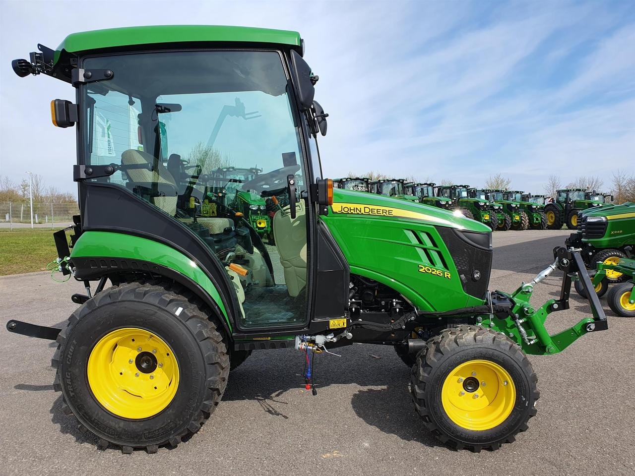 Kommunaltraktor des Typs John Deere 2026R, Gebrauchtmaschine in Zweibrücken (Bild 3)