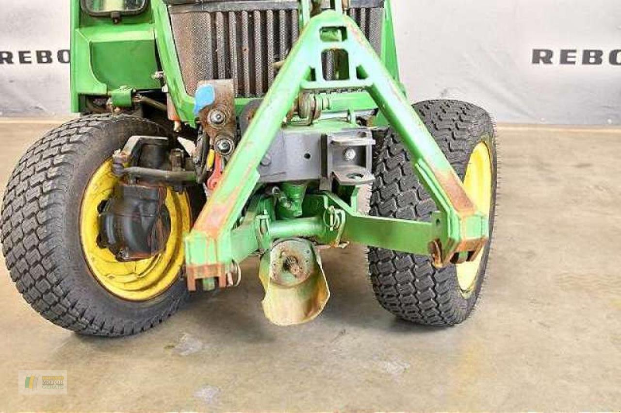 Kommunaltraktor типа John Deere 2027R KOMPAKTTRAKTOR, Gebrauchtmaschine в Bredstedt (Фотография 4)