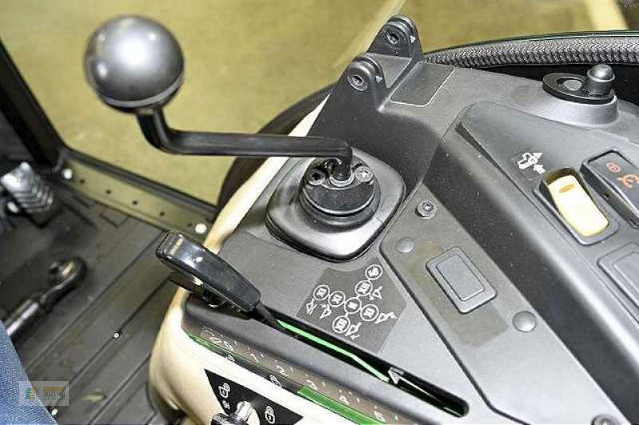 Kommunaltraktor от тип John Deere 2032R TRAKTOR, Neumaschine в Albersdorf (Снимка 7)