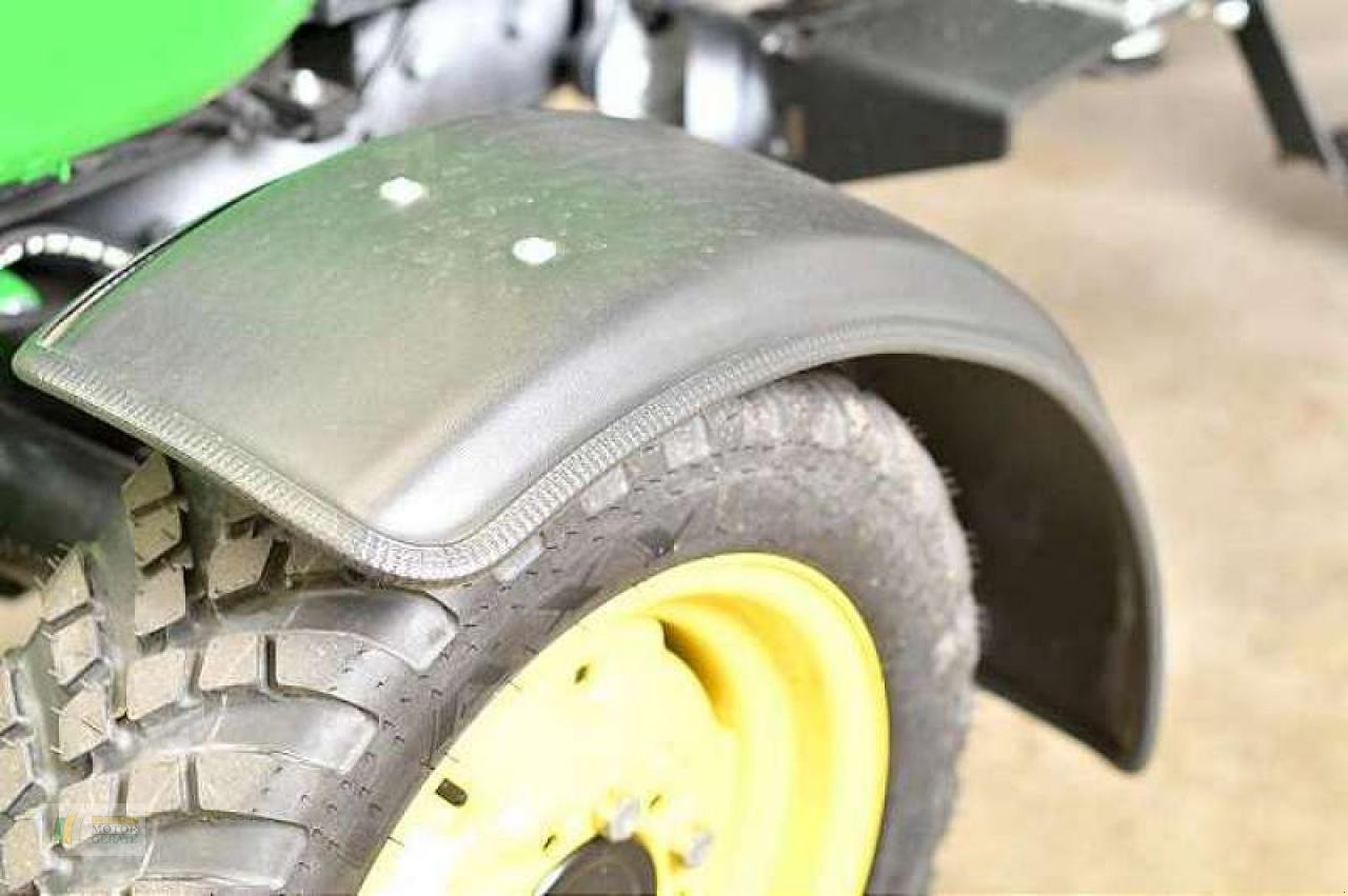 Kommunaltraktor типа John Deere 2032R TRAKTOR, Neumaschine в Albersdorf (Фотография 5)