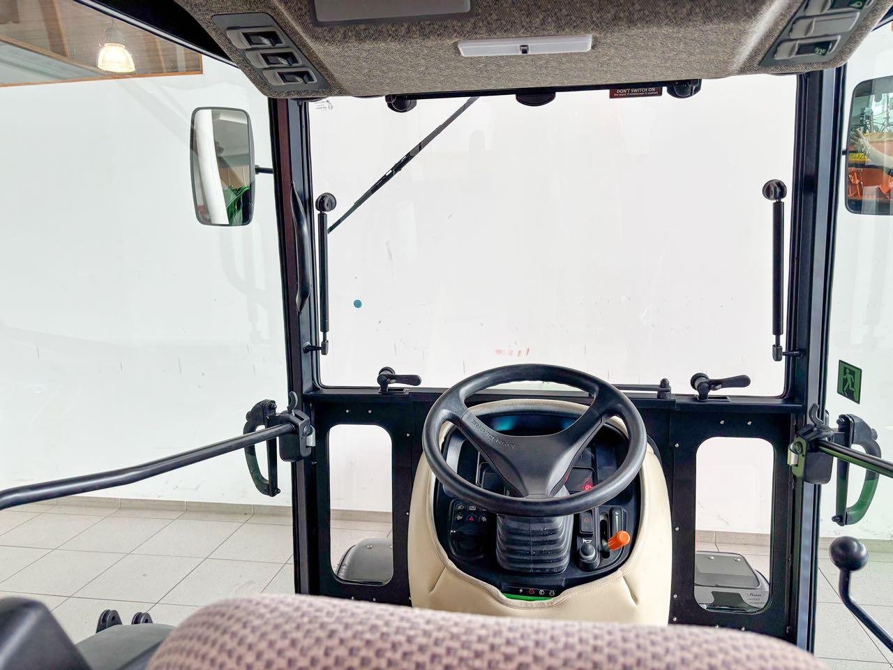 Kommunaltraktor des Typs John Deere 2032R Winterdienst, Mietmaschine in Beckum (Bild 10)