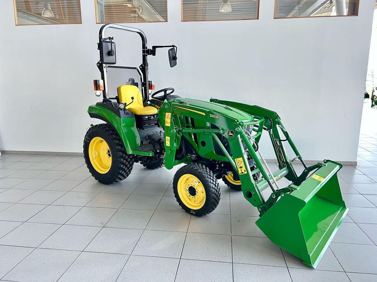 Kommunaltraktor tip John Deere 2032R, Neumaschine in Beckum (Poză 5)