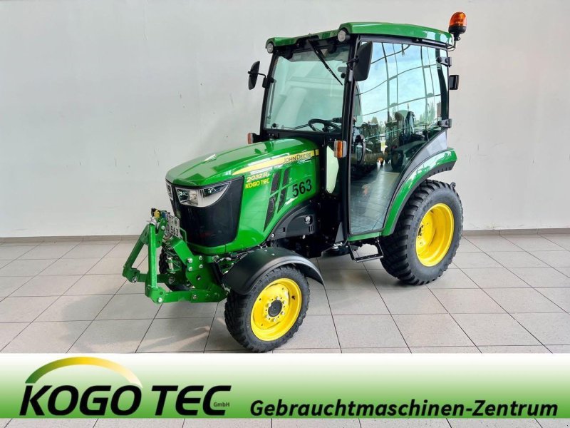 Kommunaltraktor des Typs John Deere 2032R, Mietmaschine in Beckum (Bild 1)