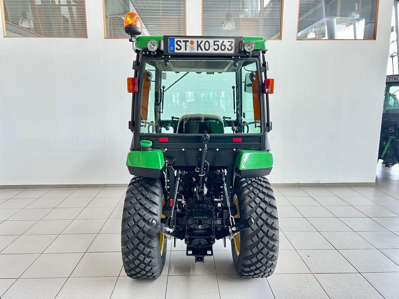 Kommunaltraktor typu John Deere 2032R, Mietmaschine v Beckum (Obrázek 4)