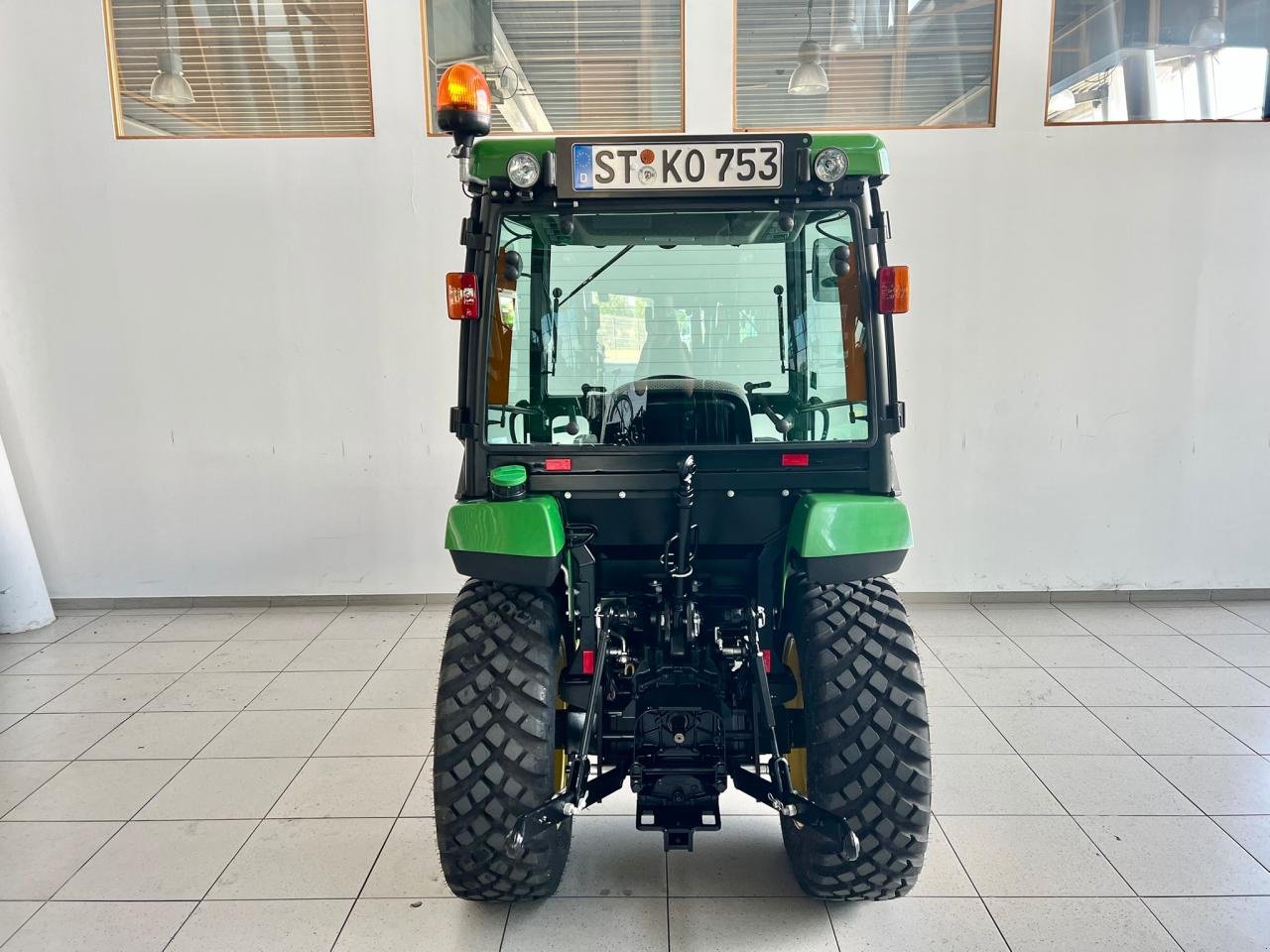 Kommunaltraktor typu John Deere 2032R, Mietmaschine v Beckum (Obrázek 5)