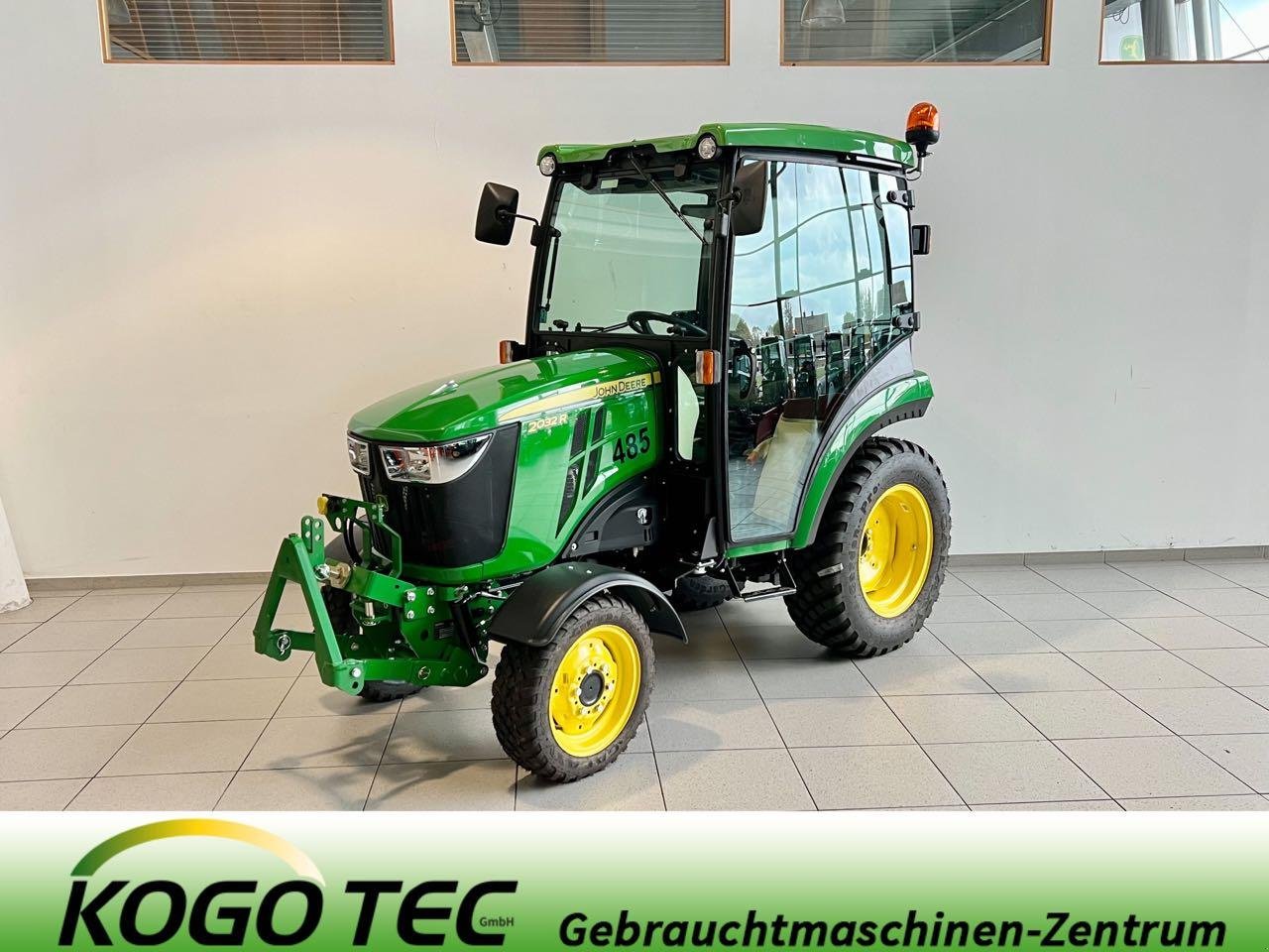 Kommunaltraktor des Typs John Deere 2032R, Gebrauchtmaschine in Neubeckum (Bild 1)