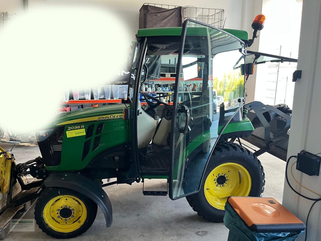 Kommunaltraktor tipa John Deere 2036R, Gebrauchtmaschine u Bad Wildungen - Wega (Slika 2)