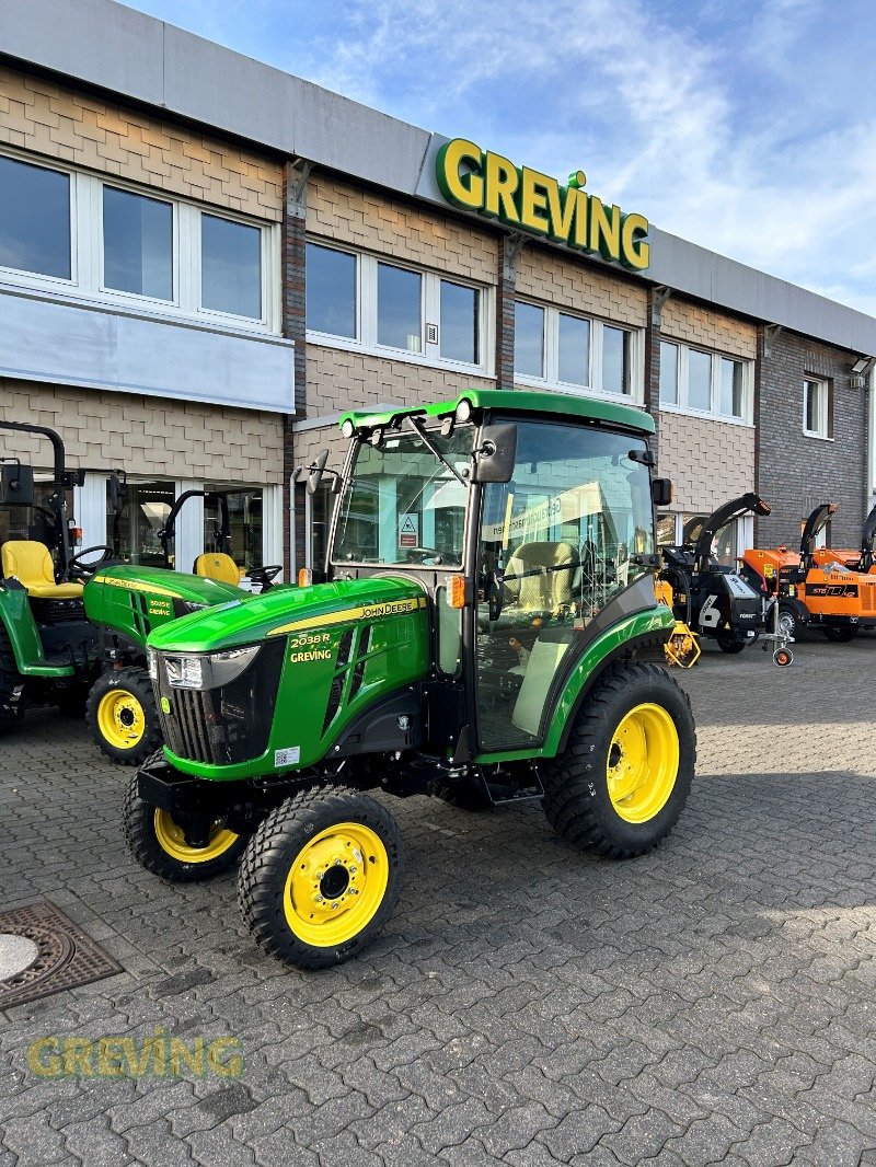 Kommunaltraktor typu John Deere 2038R Kab, Neumaschine v Wesseling-Berzdorf (Obrázek 1)