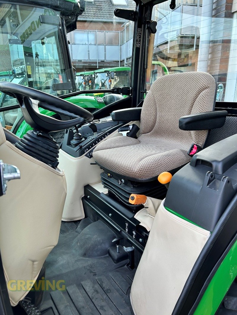 Kommunaltraktor typu John Deere 2038R Kab, Neumaschine v Wesseling-Berzdorf (Obrázek 2)