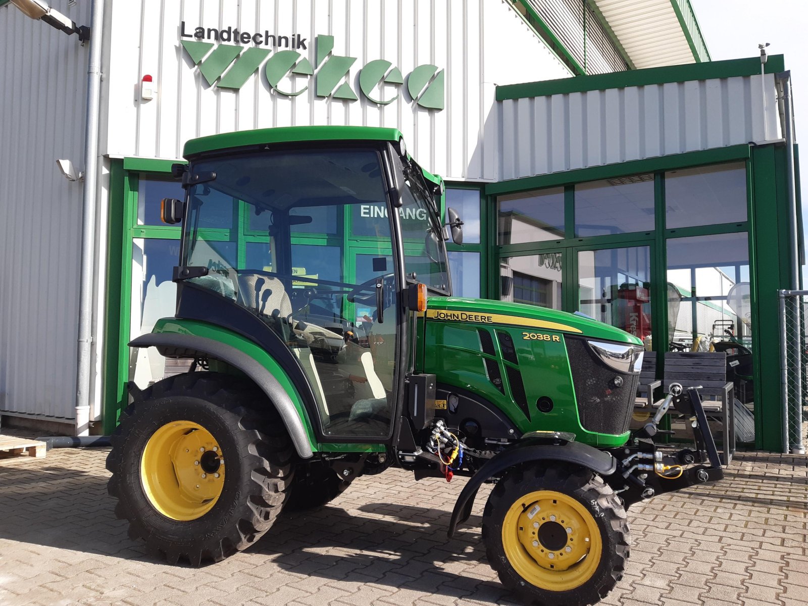 Kommunaltraktor typu John Deere 2038R, Neumaschine v Aislingen (Obrázek 7)
