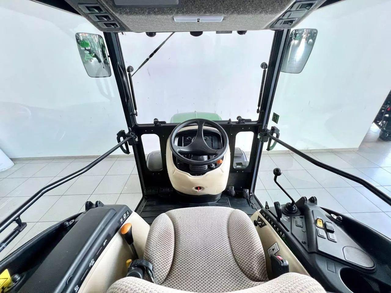 Kommunaltraktor des Typs John Deere 2038R, Gebrauchtmaschine in Beckum (Bild 5)